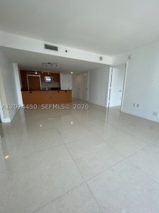 Comprar apartamento no 50 Biscayne 2401