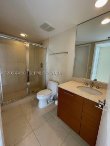 Comprar apartamento no 50 Biscayne 2401