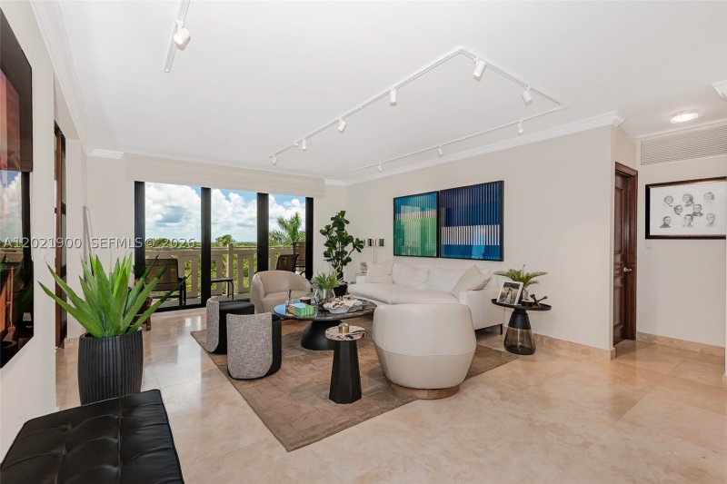 Condo for sale at Towers of Key Biscayne E405