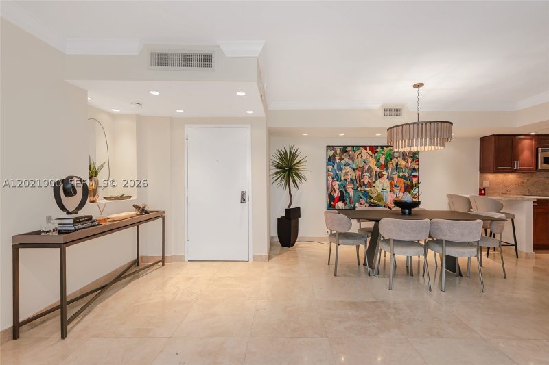 Condo for sale at Towers of Key Biscayne E405