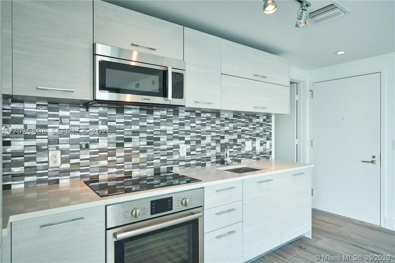 Apartment for rent at Paraiso Bay Miami 1208