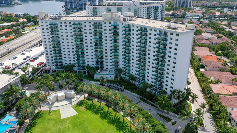 Condo for sale at Ocean Reserve 621
