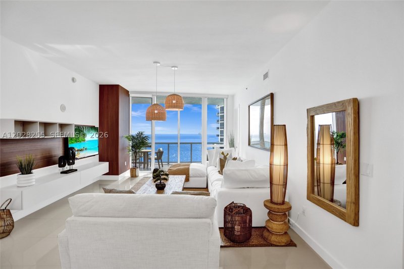 Condo for sale at Trump Tower Two 2807