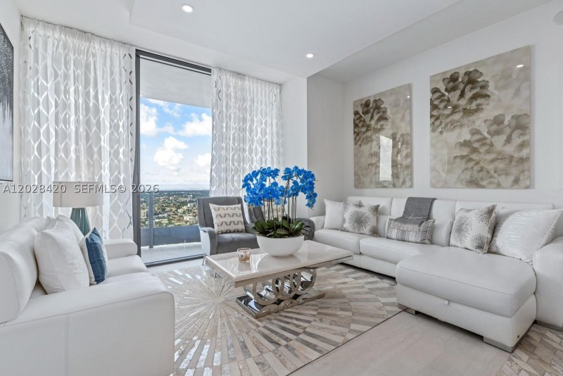Apartment for rent at Brickell Flatiron PH6006