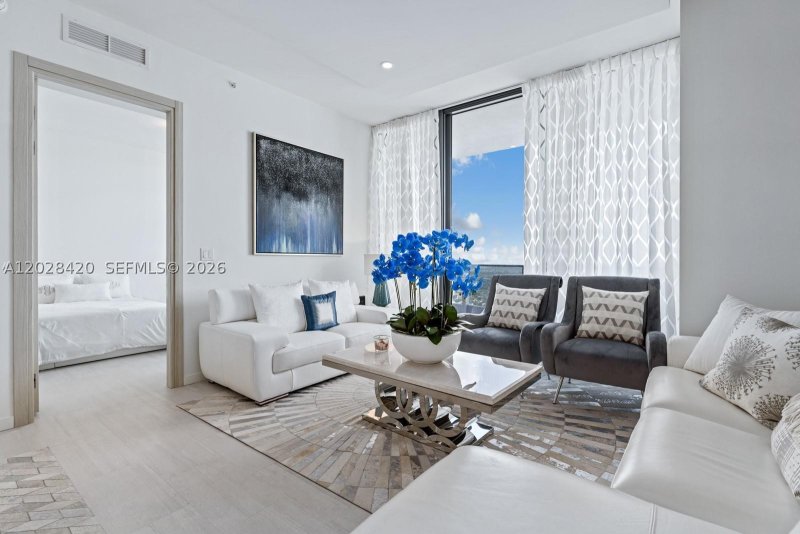 Apartment for rent at Brickell Flatiron PH6006
