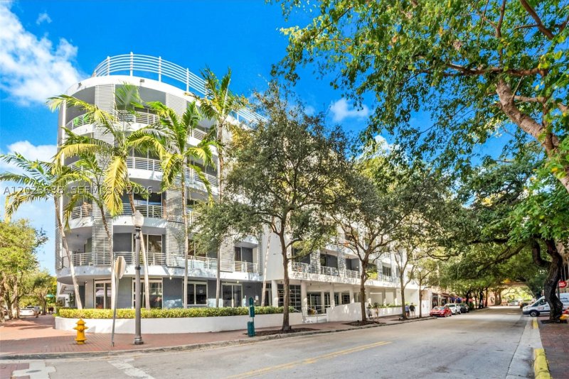 Condo for sale at Lofts at Mayfair 305
