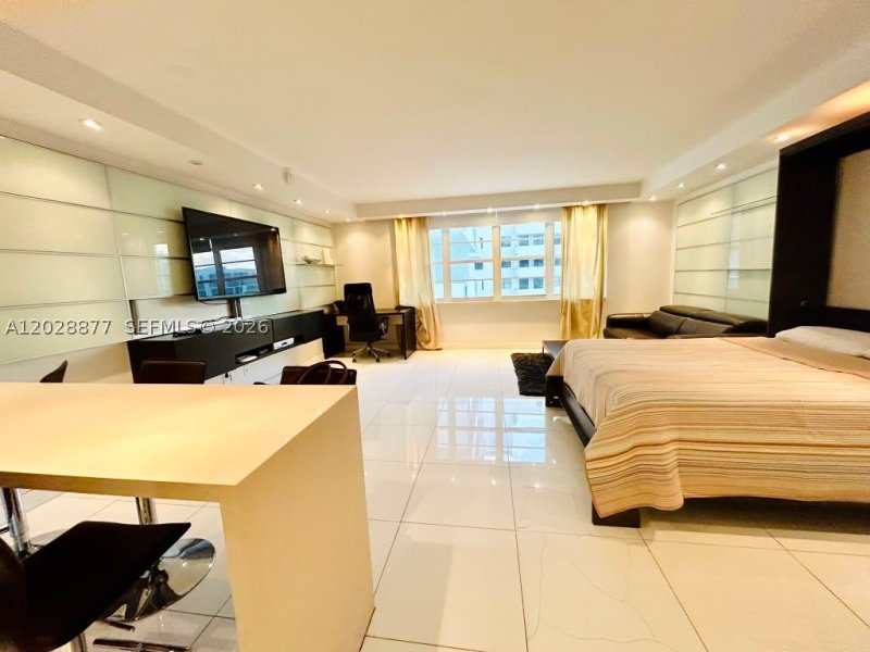 Apartment for rent at Oceania 1 701