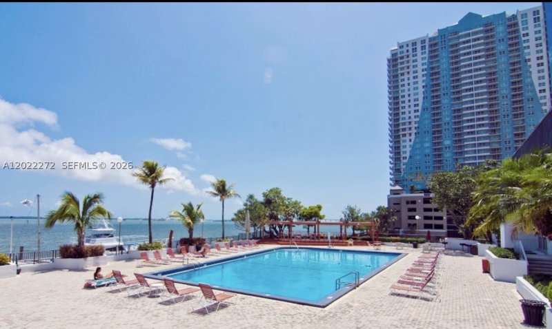 Comprar apartamento no Four Ambassadors 209