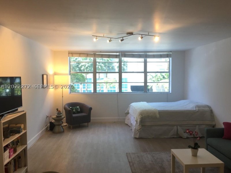 Comprar apartamento no Four Ambassadors 209