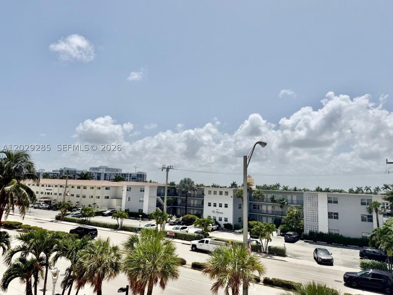 Condo for sale at Grenoble at Quadomain 306