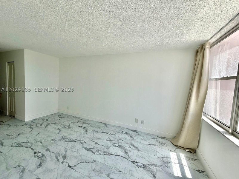Condo for sale at Grenoble at Quadomain 306