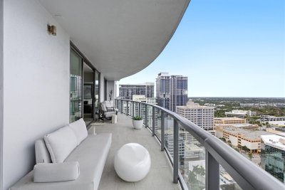 Comprar apartamento no 100 Las Olas 2802