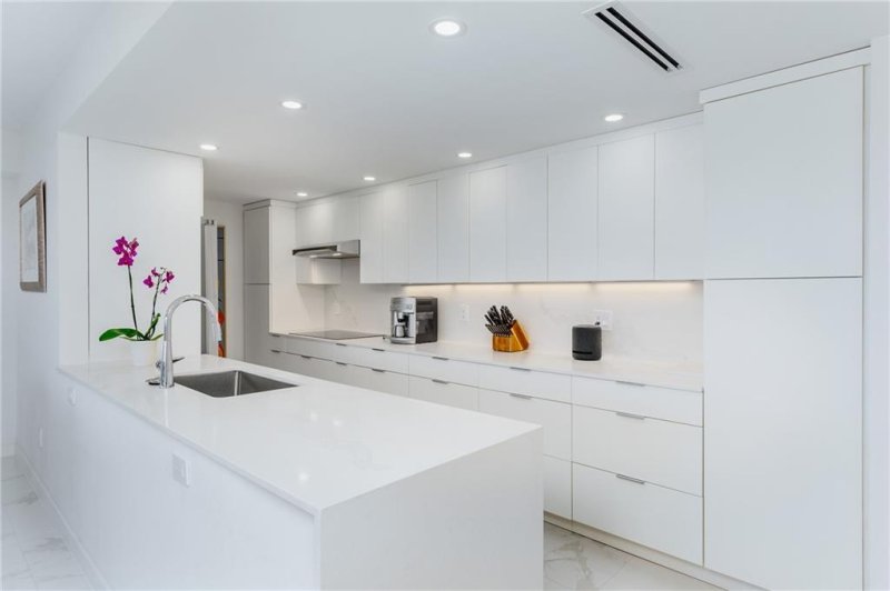 Condo for sale at Coral Ridge Towers North 806