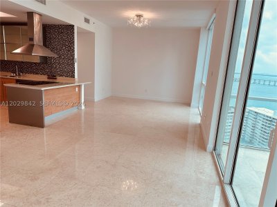 Aluguel de apartamento no Emerald Brickell TS206