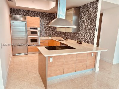 Aluguel de apartamento no Emerald Brickell TS206