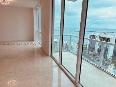 Aluguel de apartamento no Emerald Brickell TS206