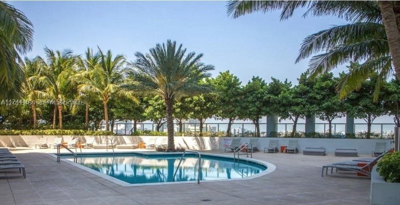Condo for sale at Quantum 2415