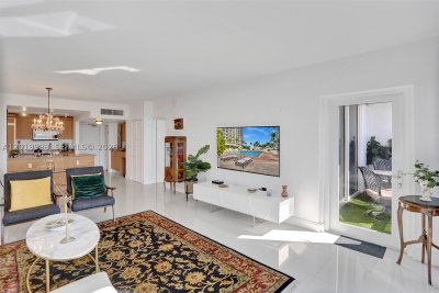 Harbour House Apt #829