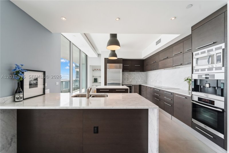 Condo for sale at 900 Biscayne PH6205