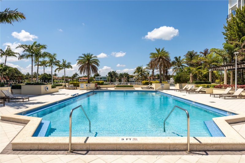 Apartment for rent at 5600 Collins 14R