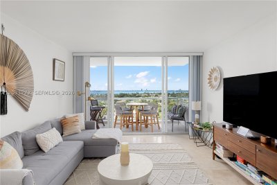 Aluguel de apartamento no 5600 Collins 14R