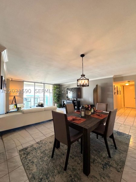 Apartment for rent at Hallmark of Hollywood 1816 (AVAILA