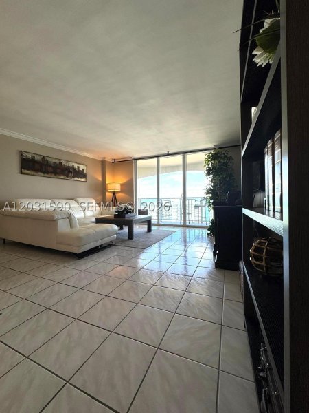Apartment for rent at Hallmark of Hollywood 1816 (AVAILA