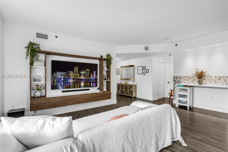 Apartment for rent at Villa Brickell 33