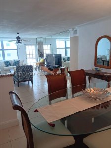 Aluguel de apartamento no Four Winds Condo 1206
