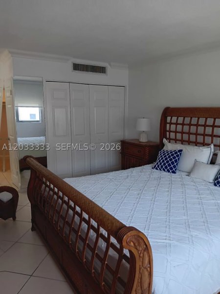 Apartment for rent at Four Winds Condo 1206