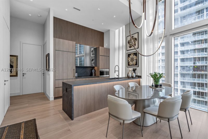 Condo for sale at Icon Brickell Tower I 2215