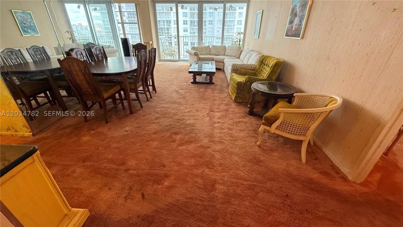 Condo for sale at Winston Towers 911