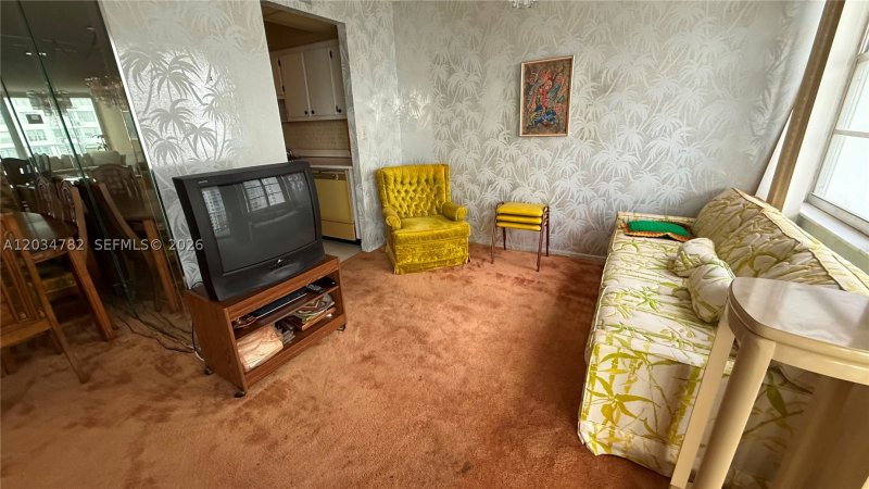 Condo for sale at Winston Towers 911