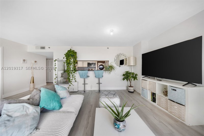 Condo for sale at Grandview Palace 923