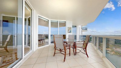 Aluguel de apartamento no Blue Diamond Condo 2708