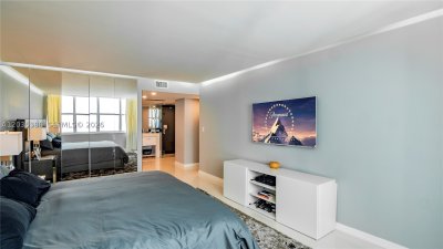 Aluguel de apartamento no Royal Embassy 7A