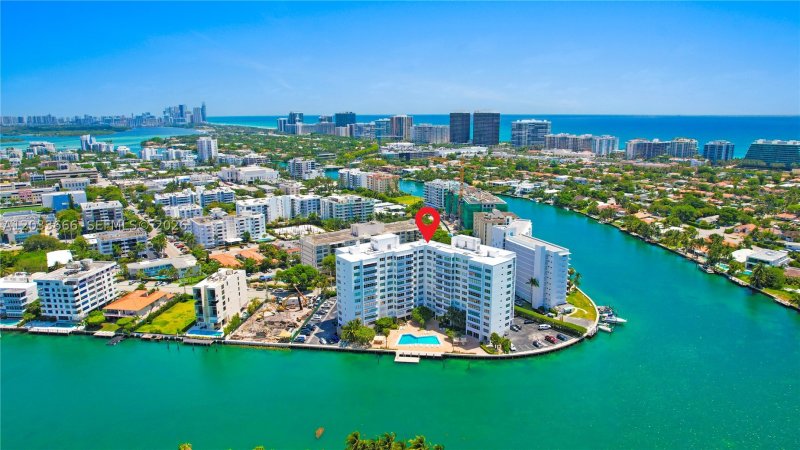Condo for sale at Blair House 10C