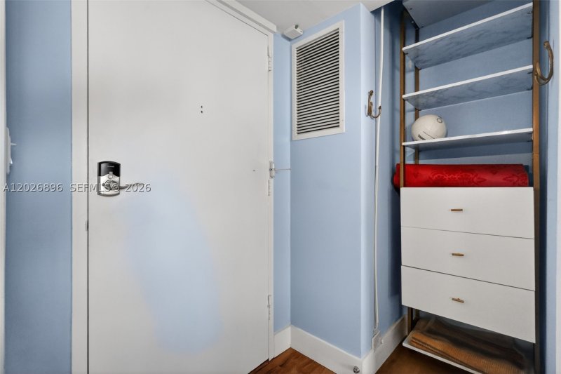 Condo for sale at Burleigh House 1124