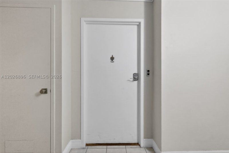 Condo for sale at Burleigh House 1124
