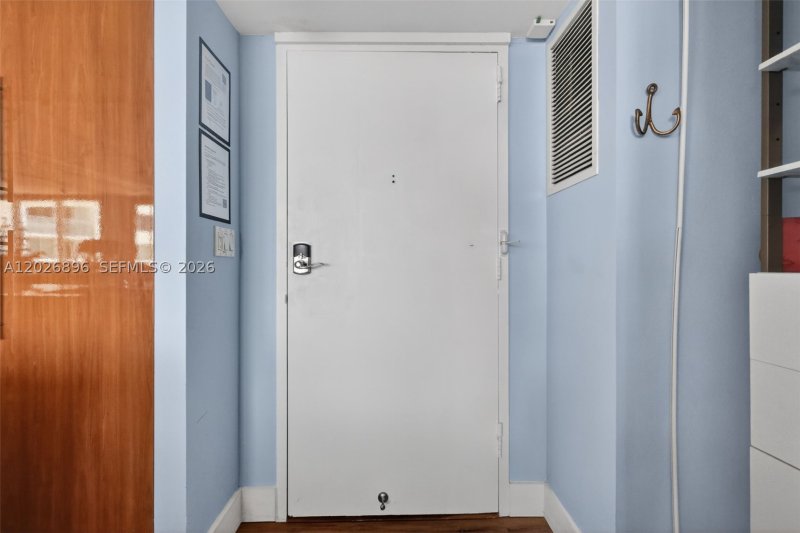 Condo for sale at Burleigh House 1124