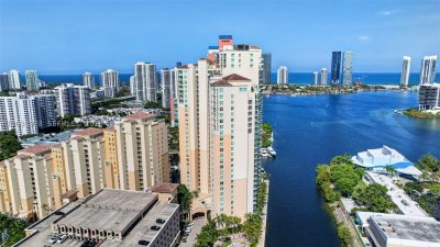 Comprar apartamento no Aventura Marina 402