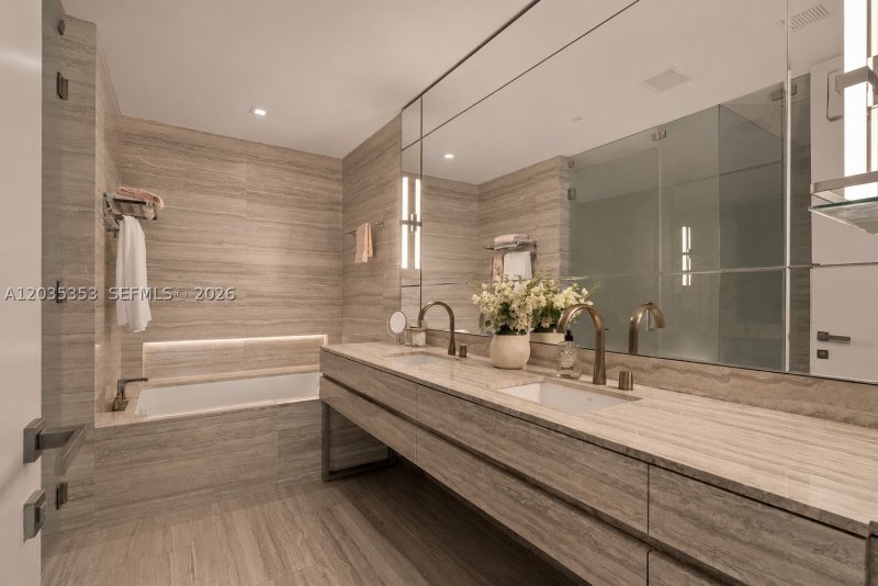 Condo for sale at Residences by Armani / Casa 1802