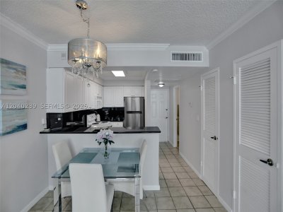 Alquiler de apartamento en The Wave Condo 605 (Availab