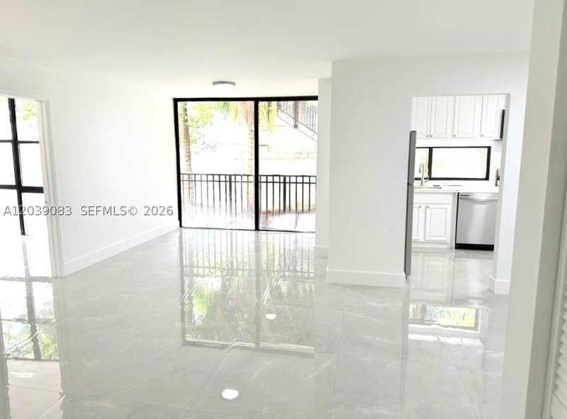 Condo for sale at Plaza of the Americas 116