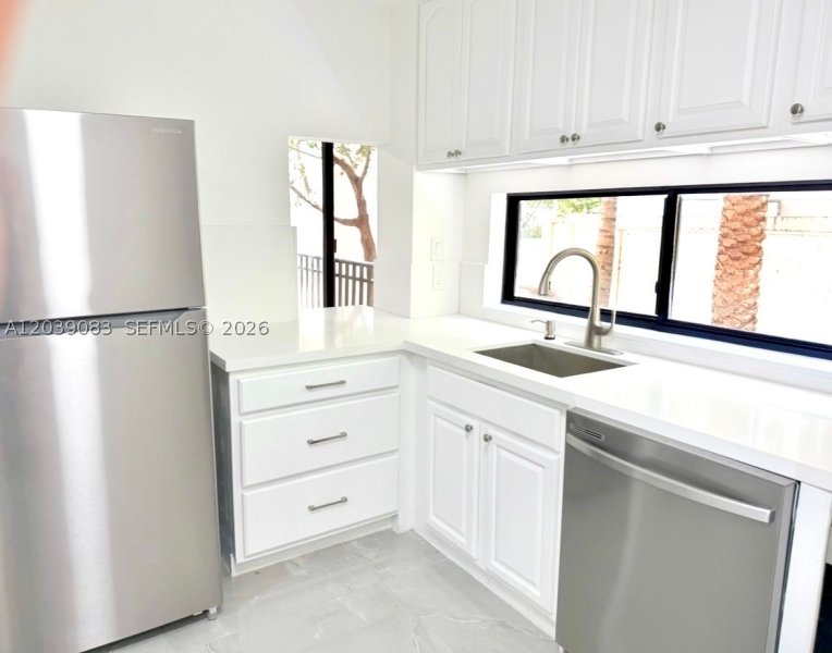Condo for sale at Plaza of the Americas 116