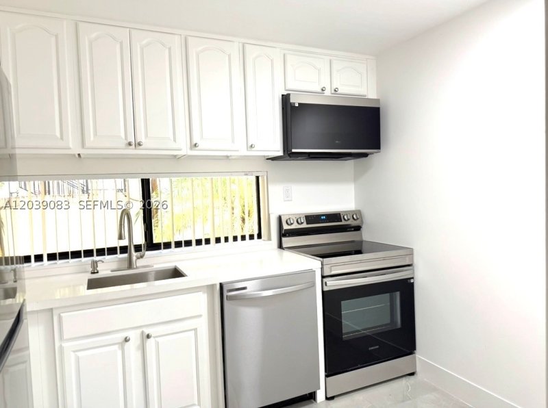 Condo for sale at Plaza of the Americas 116