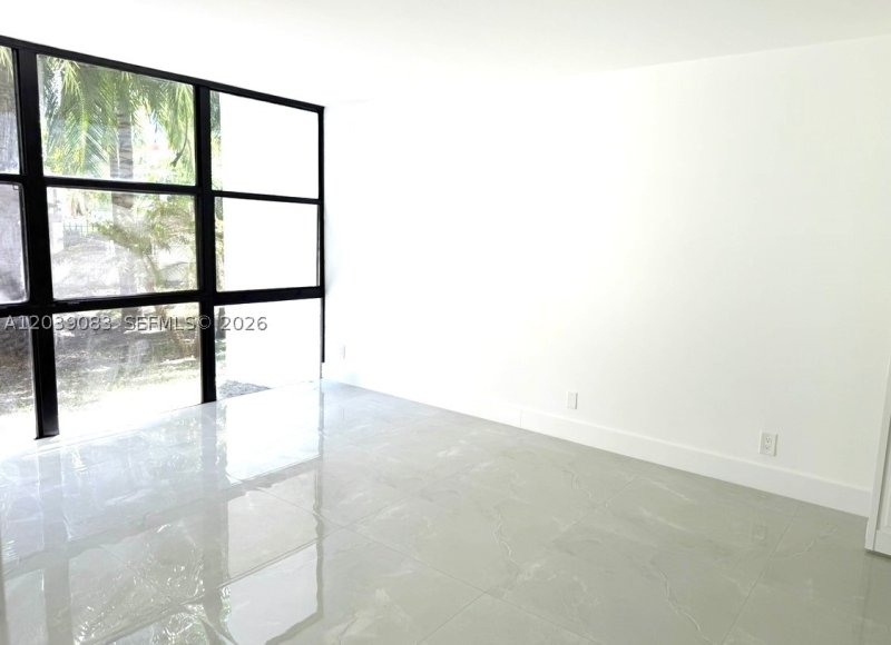 Condo for sale at Plaza of the Americas 116