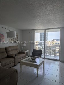 Alquiler de apartamento en Plaza Towers South 1407