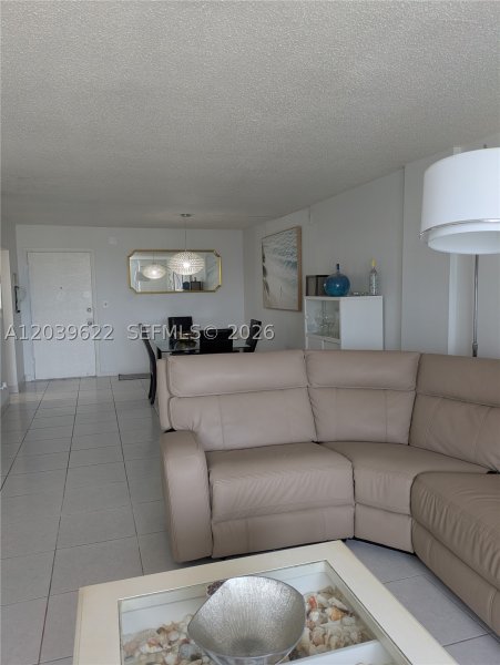 Alquiler de apartamento en Plaza Towers South 1407