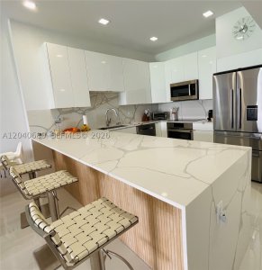 Aluguel de apartamento no Arlen Beach PH08